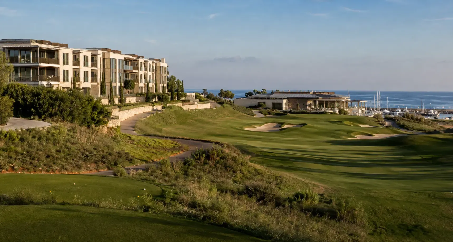 Inmobiliaria de golf como inversión: ¿cuándo un campo de golf mejora realmente el ROI?