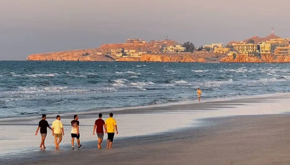 Najpiękniejsze plaże Omanu – przewodnik po regionach